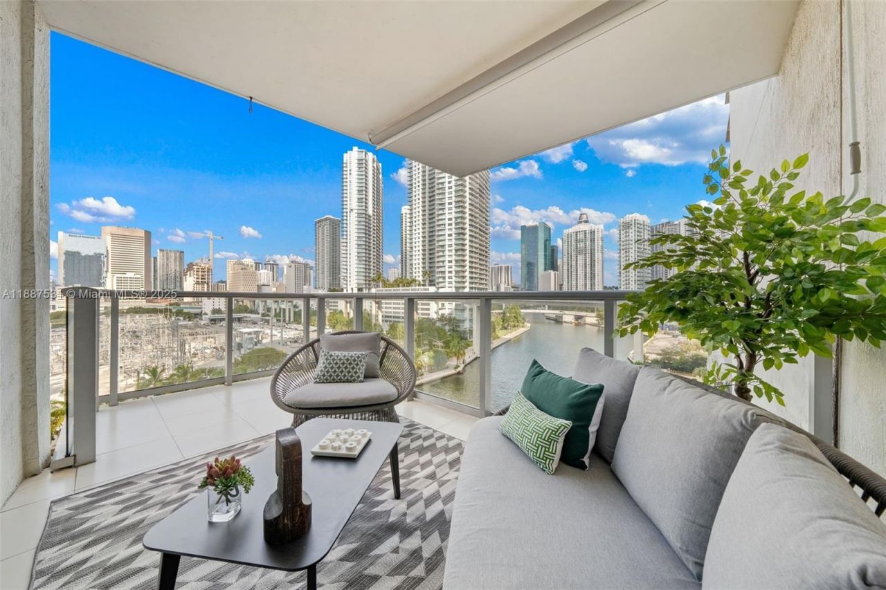 185 SW 7th St, Unit 803, Miami, FL 33130 Photo