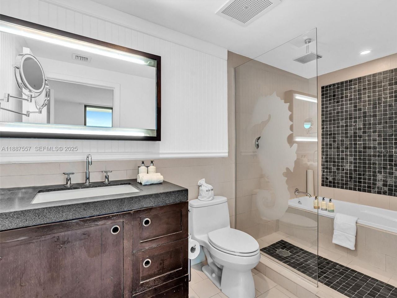 17315 Collins Ave, Unit 1106, Sunny Isles Beach, FL 33160 Photo