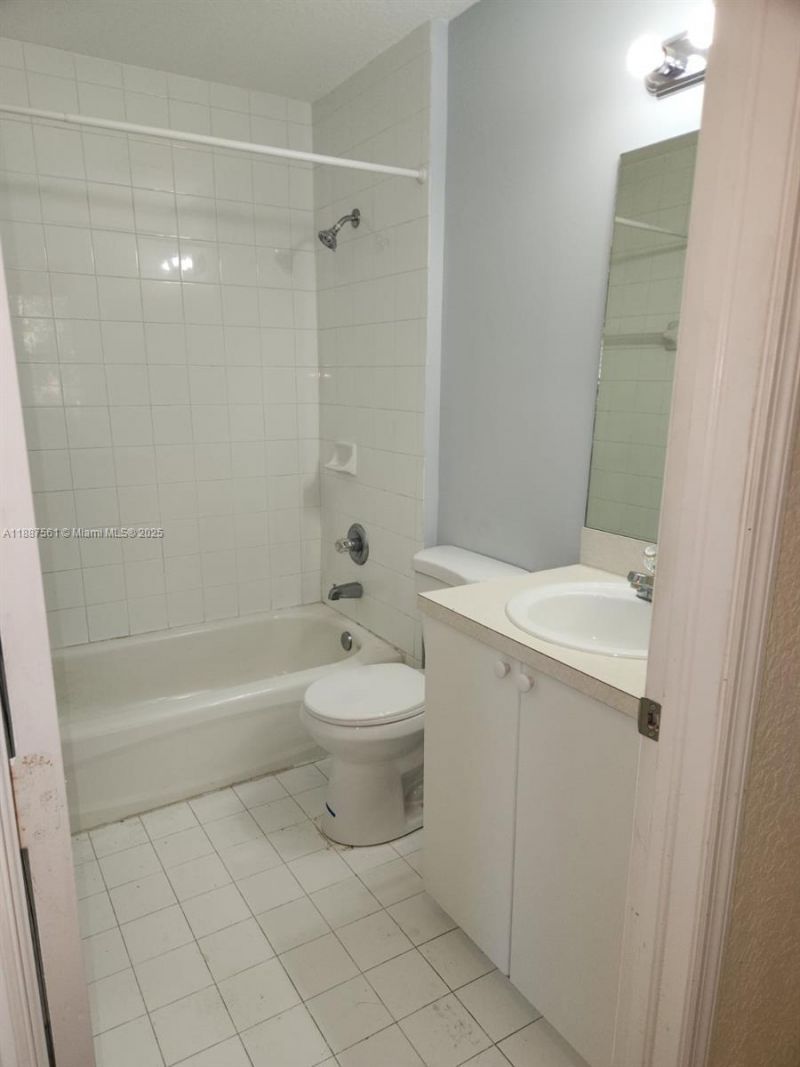 9166 NW 40th Pl, Sunrise, FL 33351 Photo