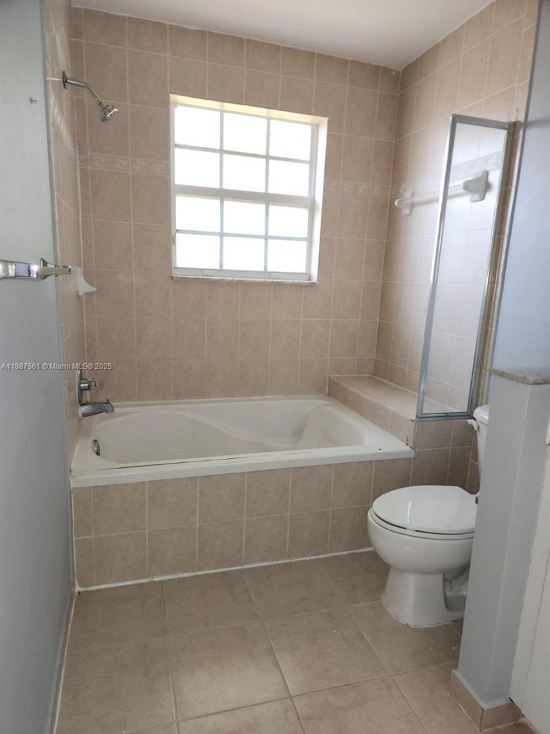 9166 NW 40th Pl, Sunrise, FL 33351 Photo