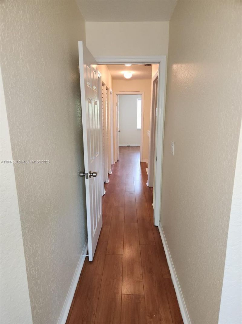 9166 NW 40th Pl, Sunrise, FL 33351 Photo