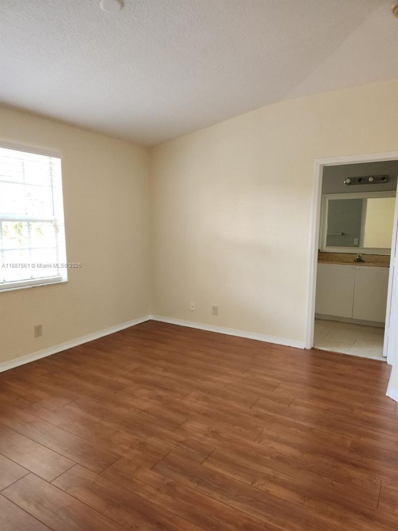 9166 NW 40th Pl, Sunrise, FL 33351 Photo