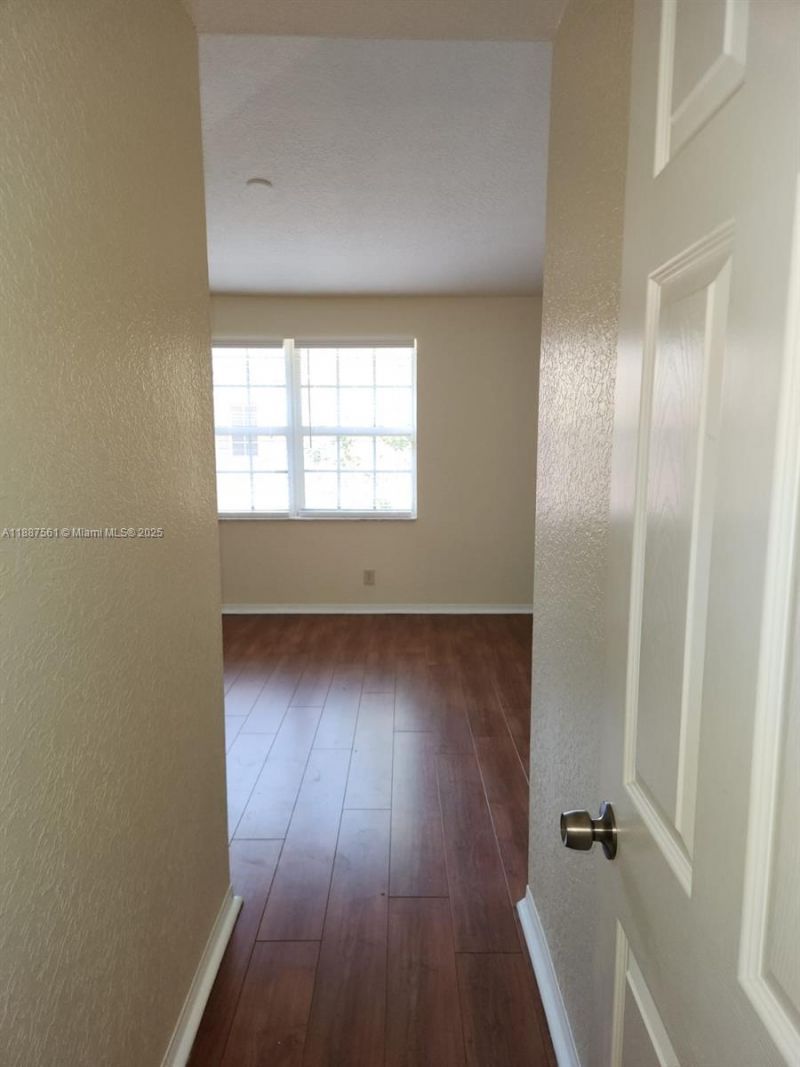 9166 NW 40th Pl, Sunrise, FL 33351 Photo