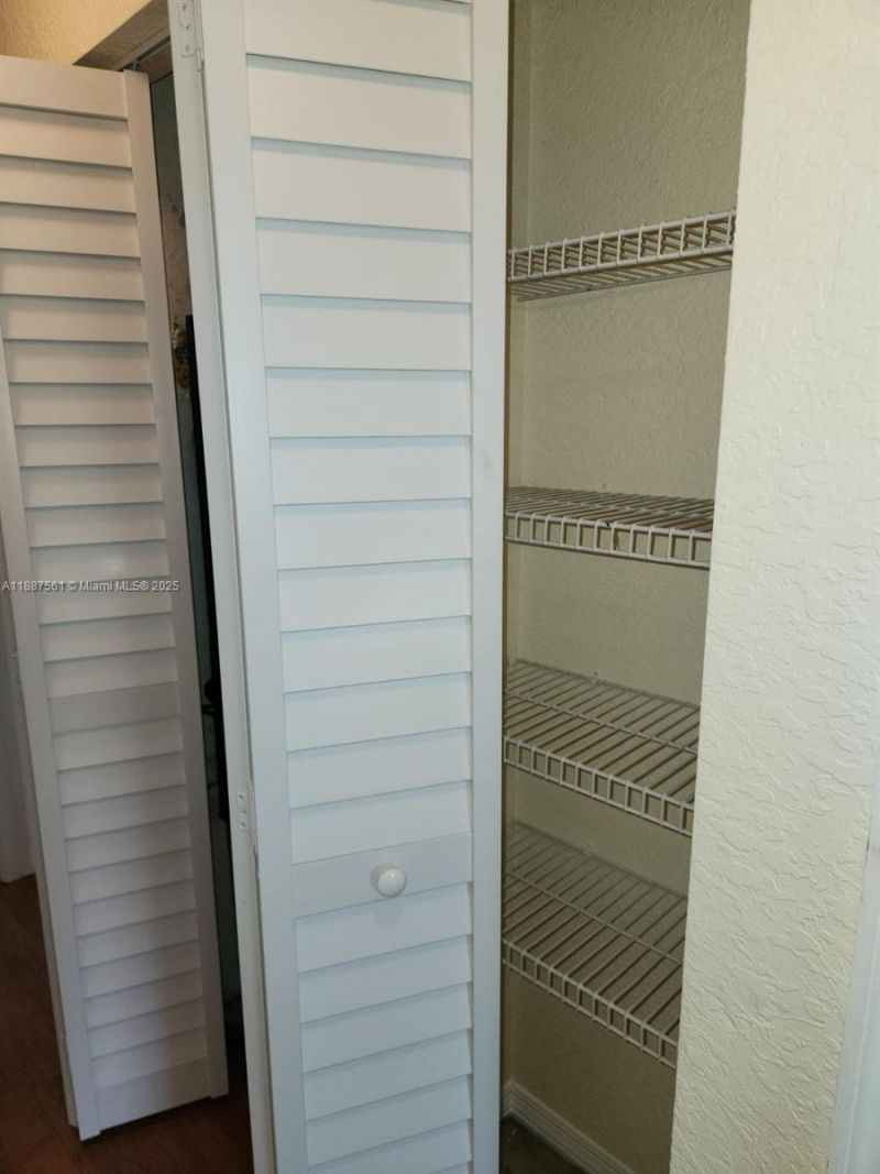 9166 NW 40th Pl, Sunrise, FL 33351 Photo