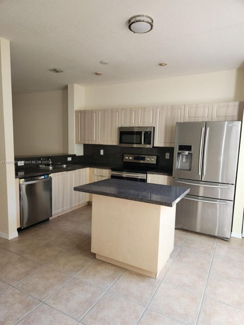 9166 NW 40th Pl, Sunrise, FL 33351 Photo