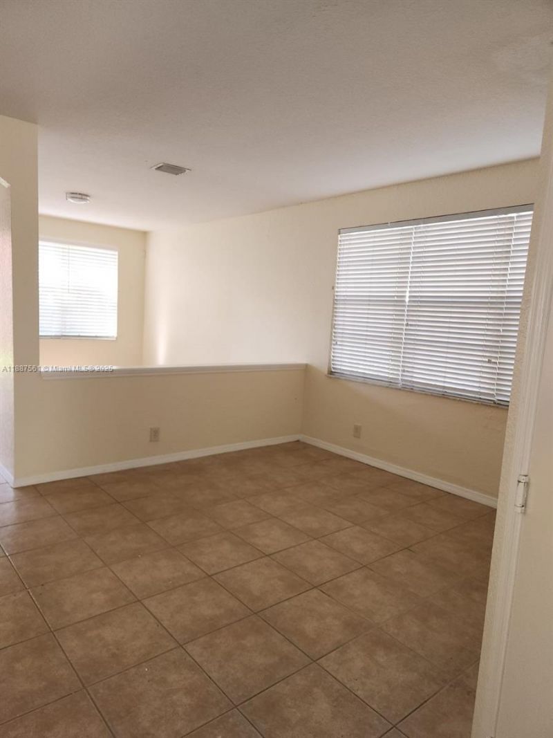 9166 NW 40th Pl, Sunrise, FL 33351 Photo