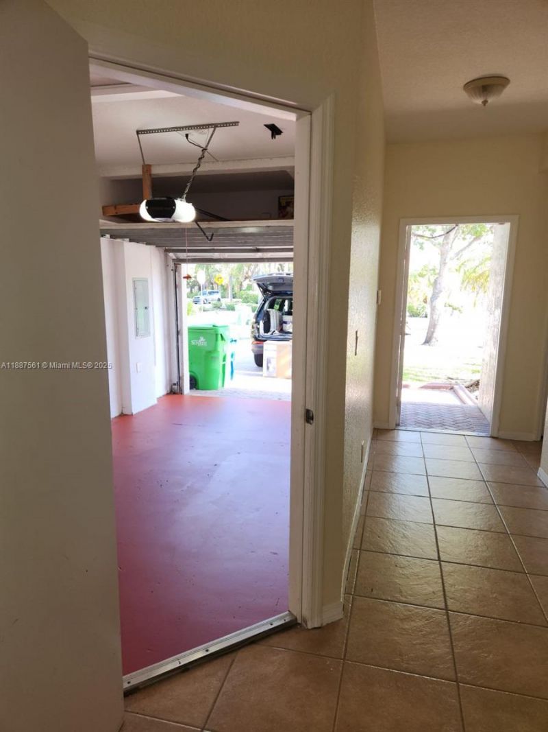 9166 NW 40th Pl, Sunrise, FL 33351 Photo