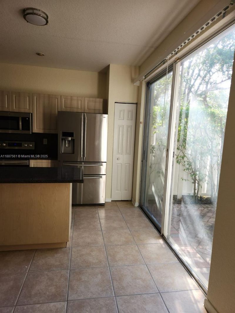 9166 NW 40th Pl, Sunrise, FL 33351 Photo