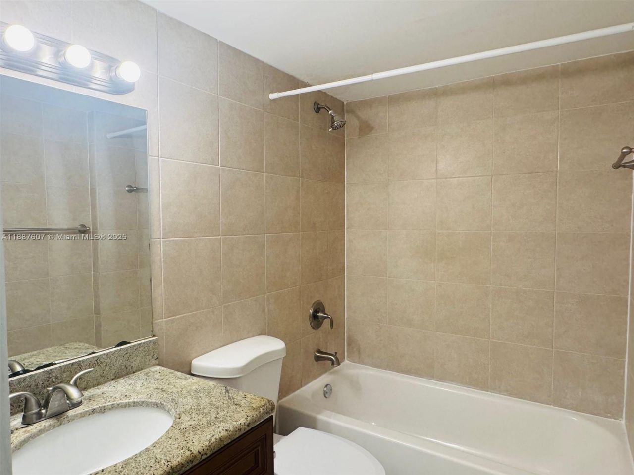 2000 NE 135th St, Unit 403, North Miami, FL 33181 Photo