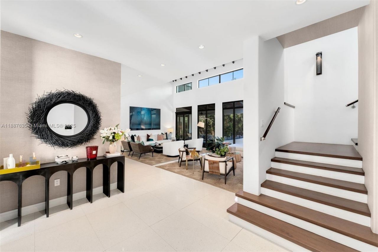 330 Caribbean Rd, Key Biscayne, FL 33149 Photo