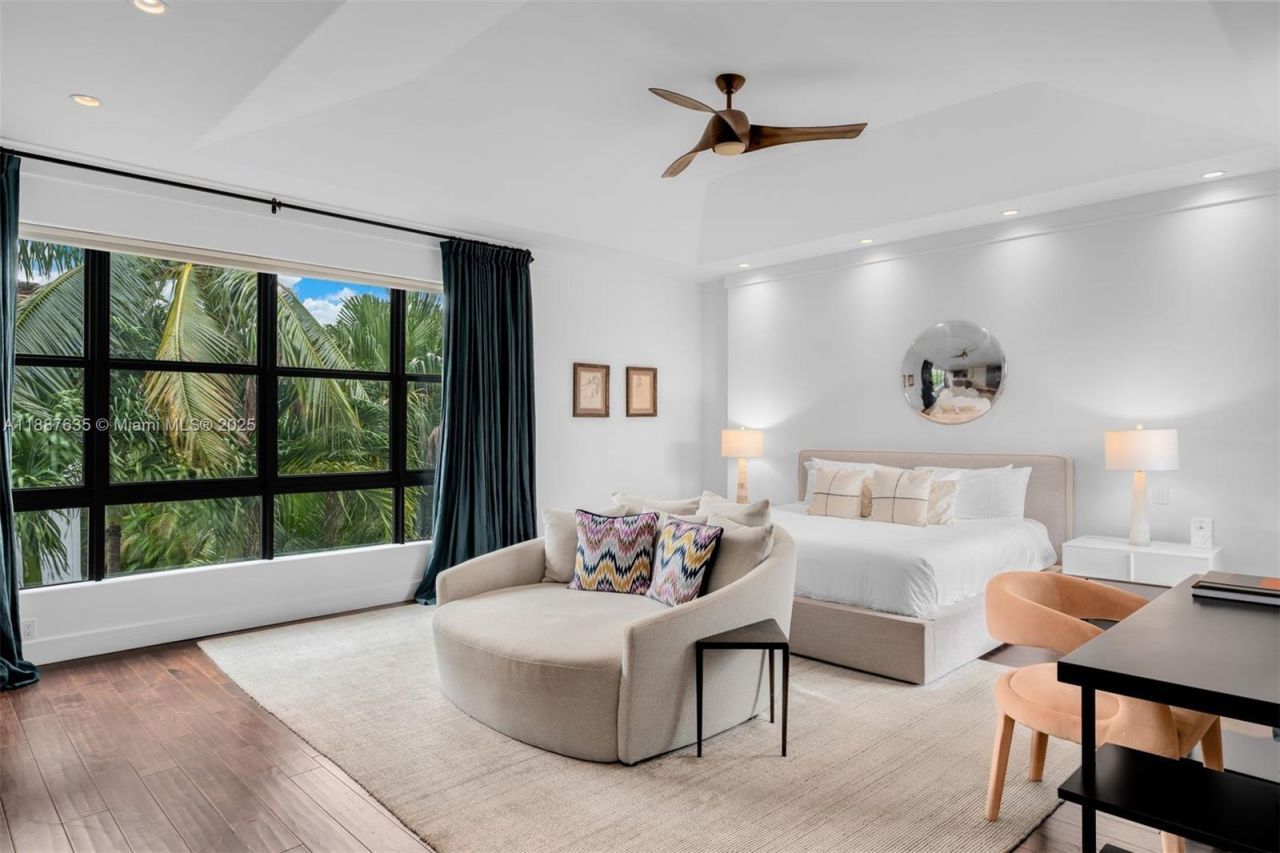 330 Caribbean Rd, Key Biscayne, FL 33149 Photo