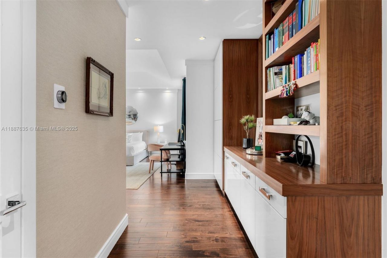 330 Caribbean Rd, Key Biscayne, FL 33149 Photo