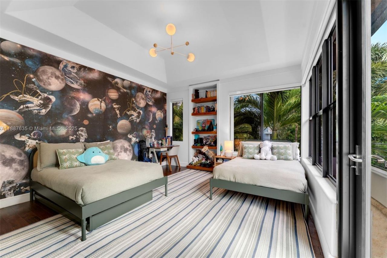 330 Caribbean Rd, Key Biscayne, FL 33149 Photo