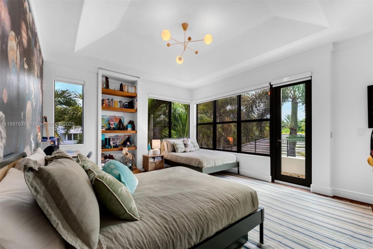 330 Caribbean Rd, Key Biscayne, FL 33149 Photo