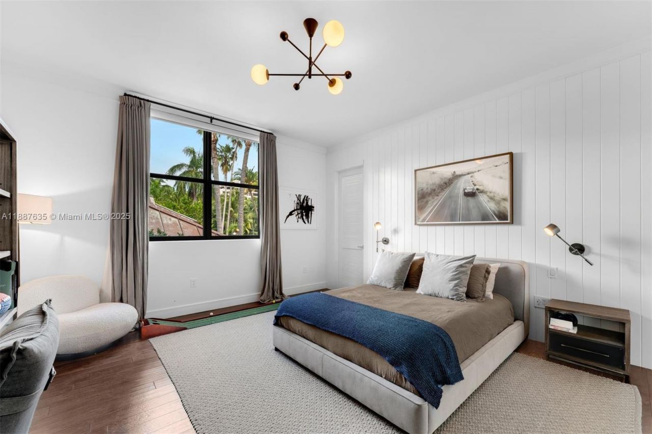 330 Caribbean Rd, Key Biscayne, FL 33149 Photo