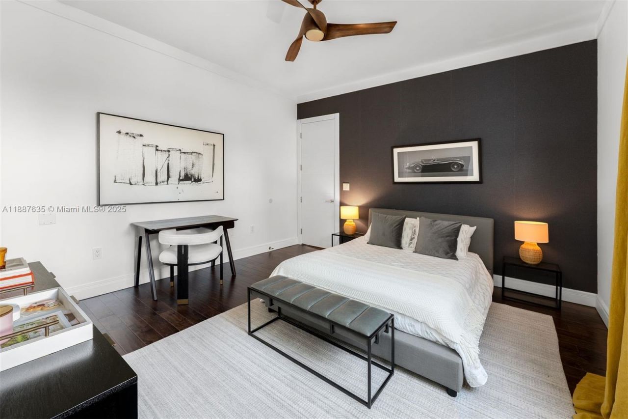 330 Caribbean Rd, Key Biscayne, FL 33149 Photo