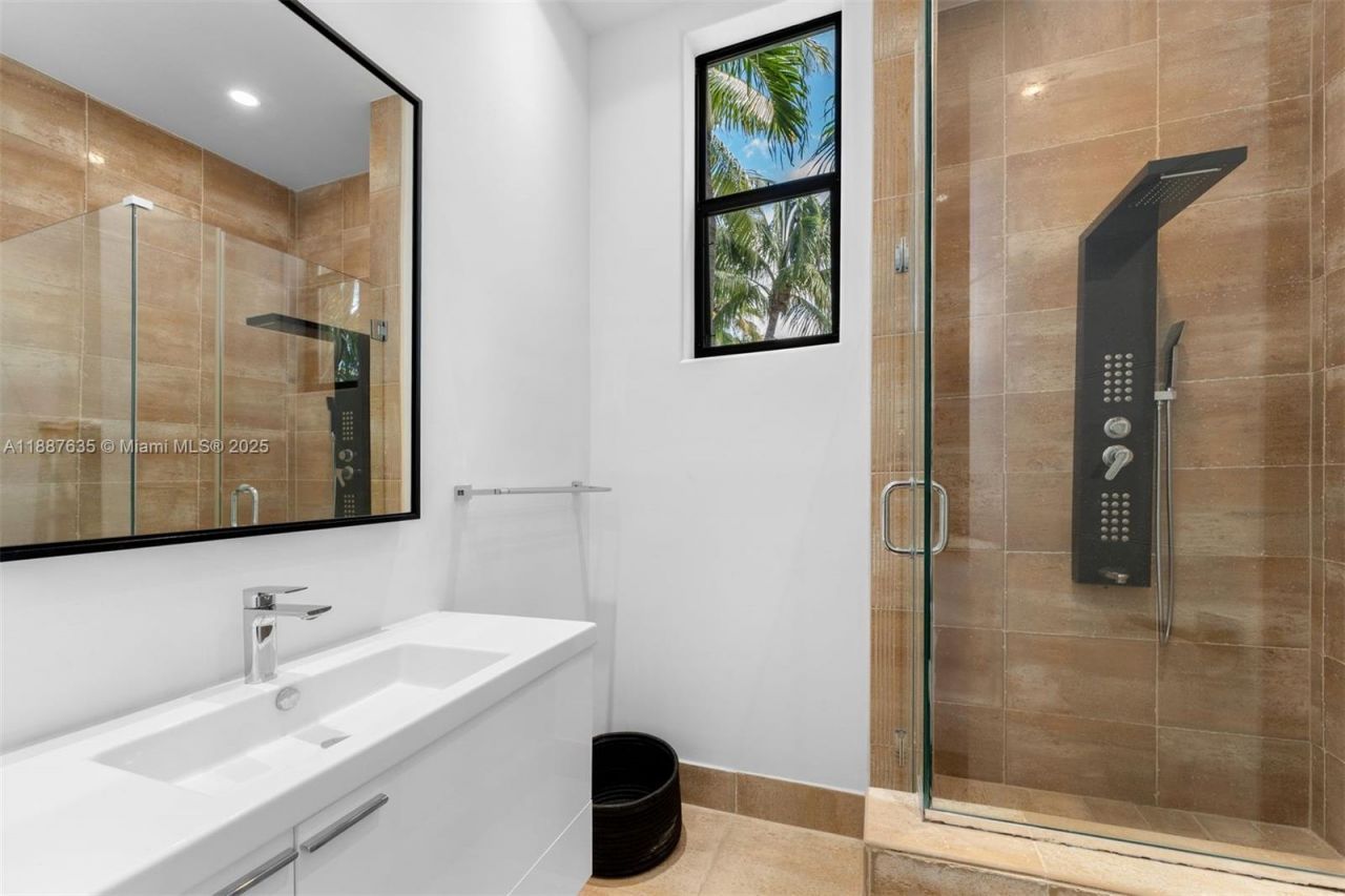 330 Caribbean Rd, Key Biscayne, FL 33149 Photo