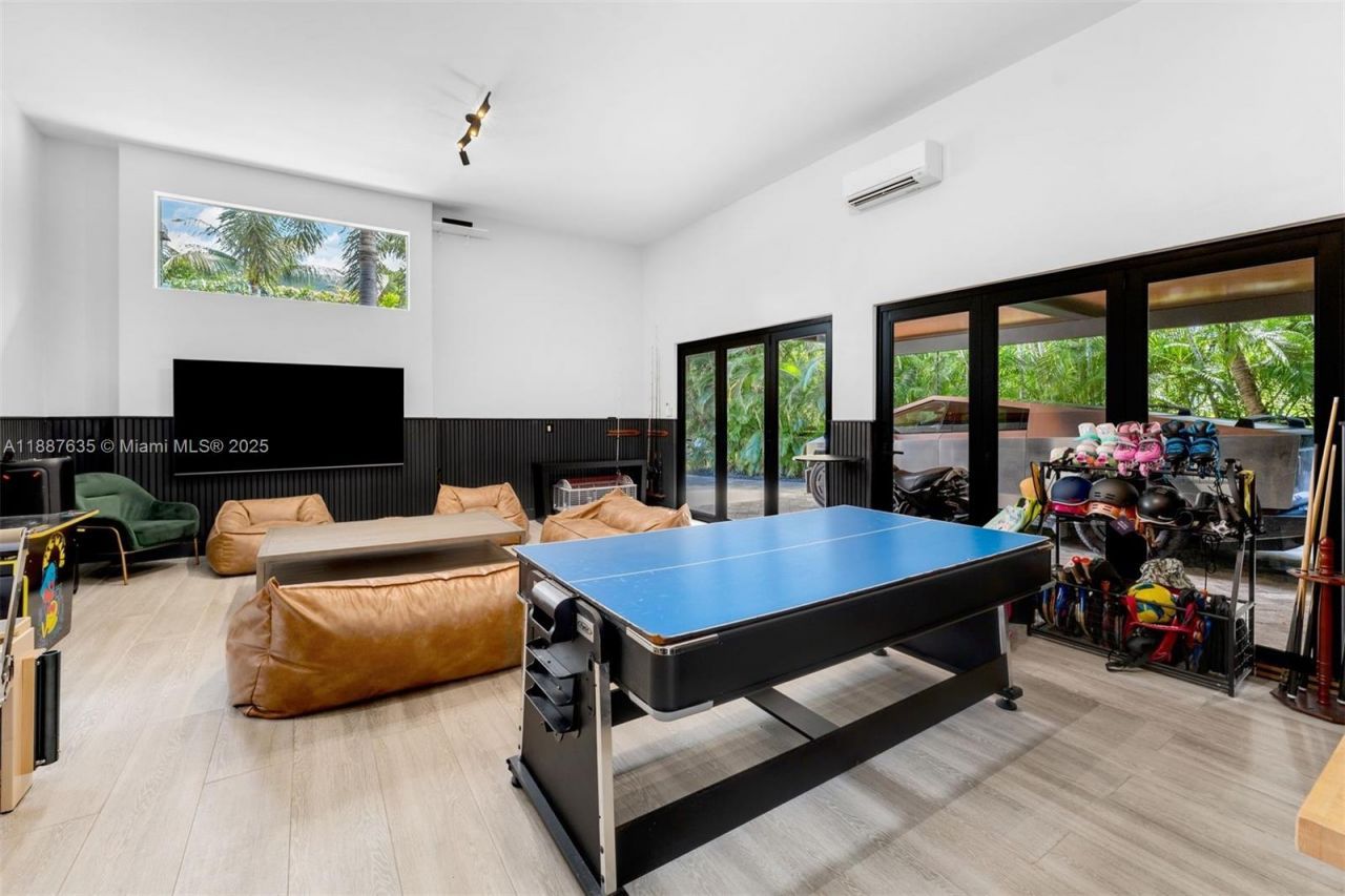 330 Caribbean Rd, Key Biscayne, FL 33149 Photo