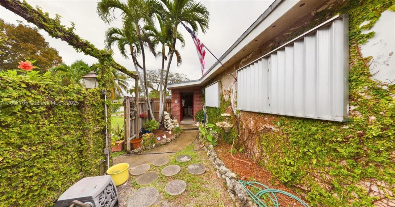 19341 Holiday Rd, Cutler Bay, FL 33157 Photo