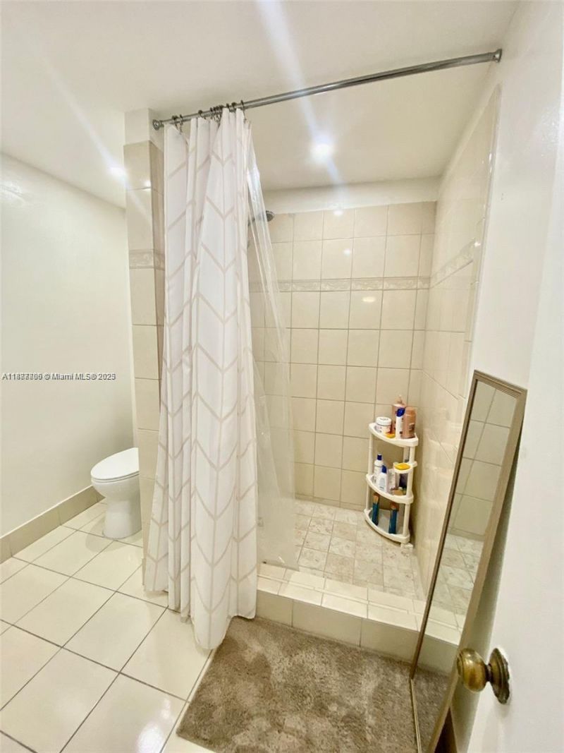 10000 NW 80 Ct, Unit 2565, Hialeah Gardens, FL 33016 Photo