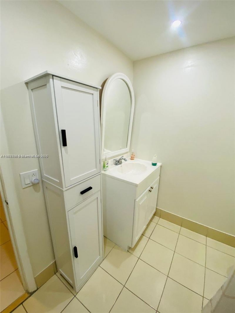 10000 NW 80 Ct, Unit 2565, Hialeah Gardens, FL 33016 Photo