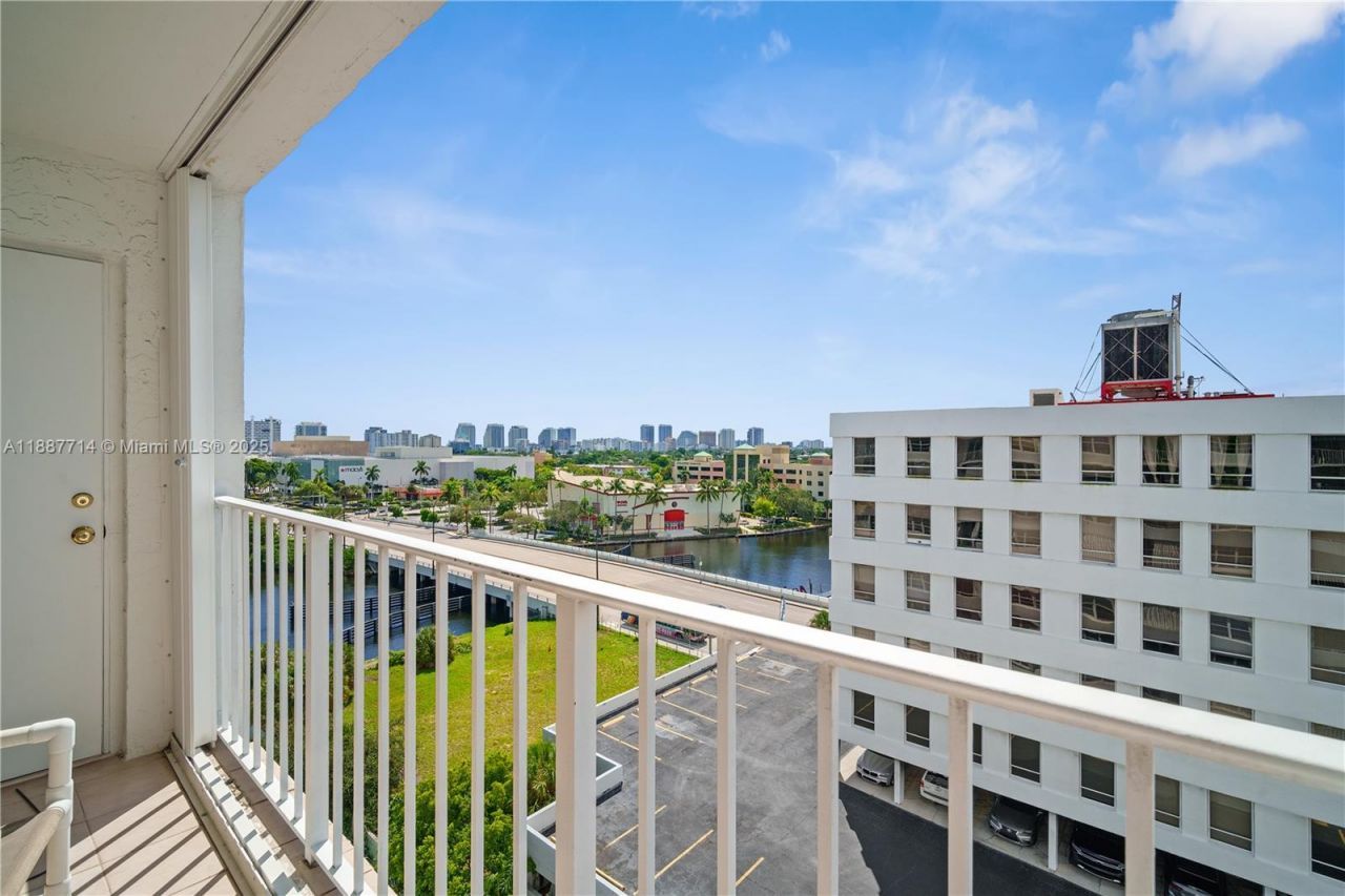 1160 N Federal Hwy, Unit 1018, Fort Lauderdale, FL 33304 Photo