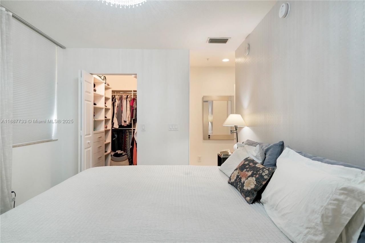 3232 SW 22nd Ter, Unit TH 115, Miami, FL 33145 Photo