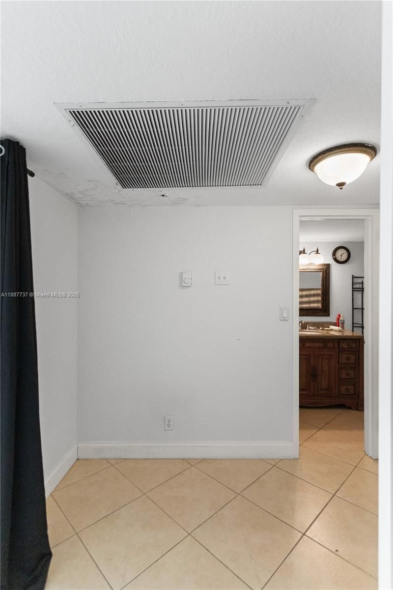 2030 S Ocean Dr, Unit 1710, Hallandale Beach, FL 33009 Photo