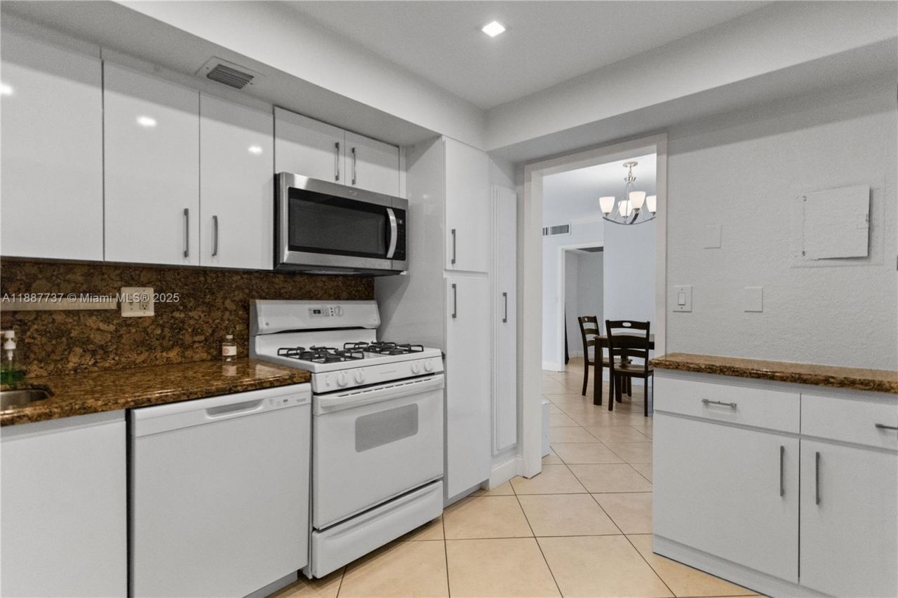 2030 S Ocean Dr, Unit 1710, Hallandale Beach, FL 33009 Photo