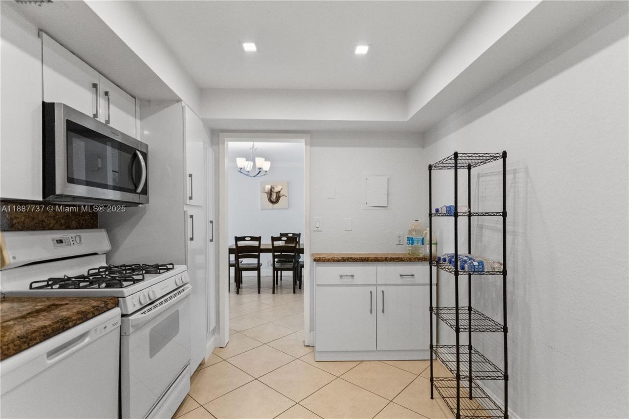 2030 S Ocean Dr, Unit 1710, Hallandale Beach, FL 33009 Photo