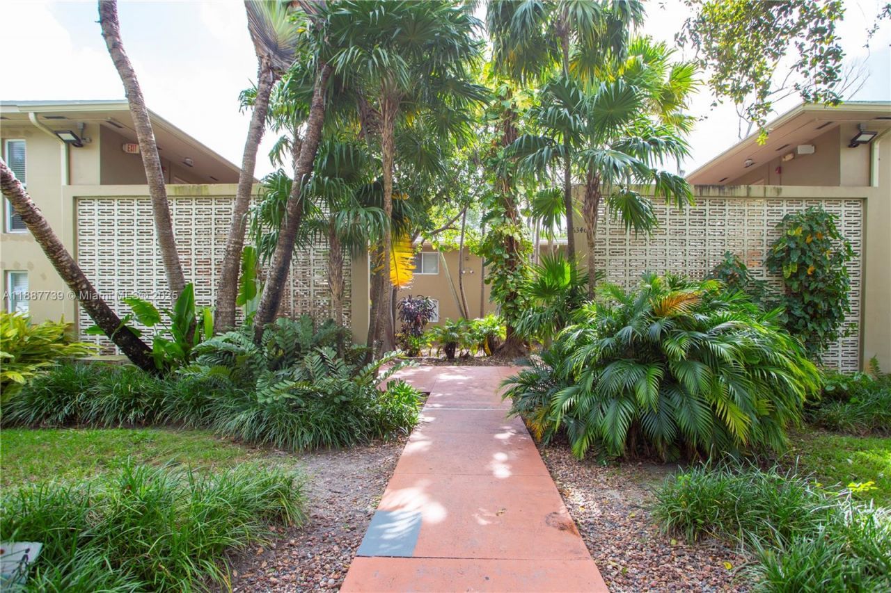 6330 SW 79th St, Unit 5, South Miami, FL 33143 Photo