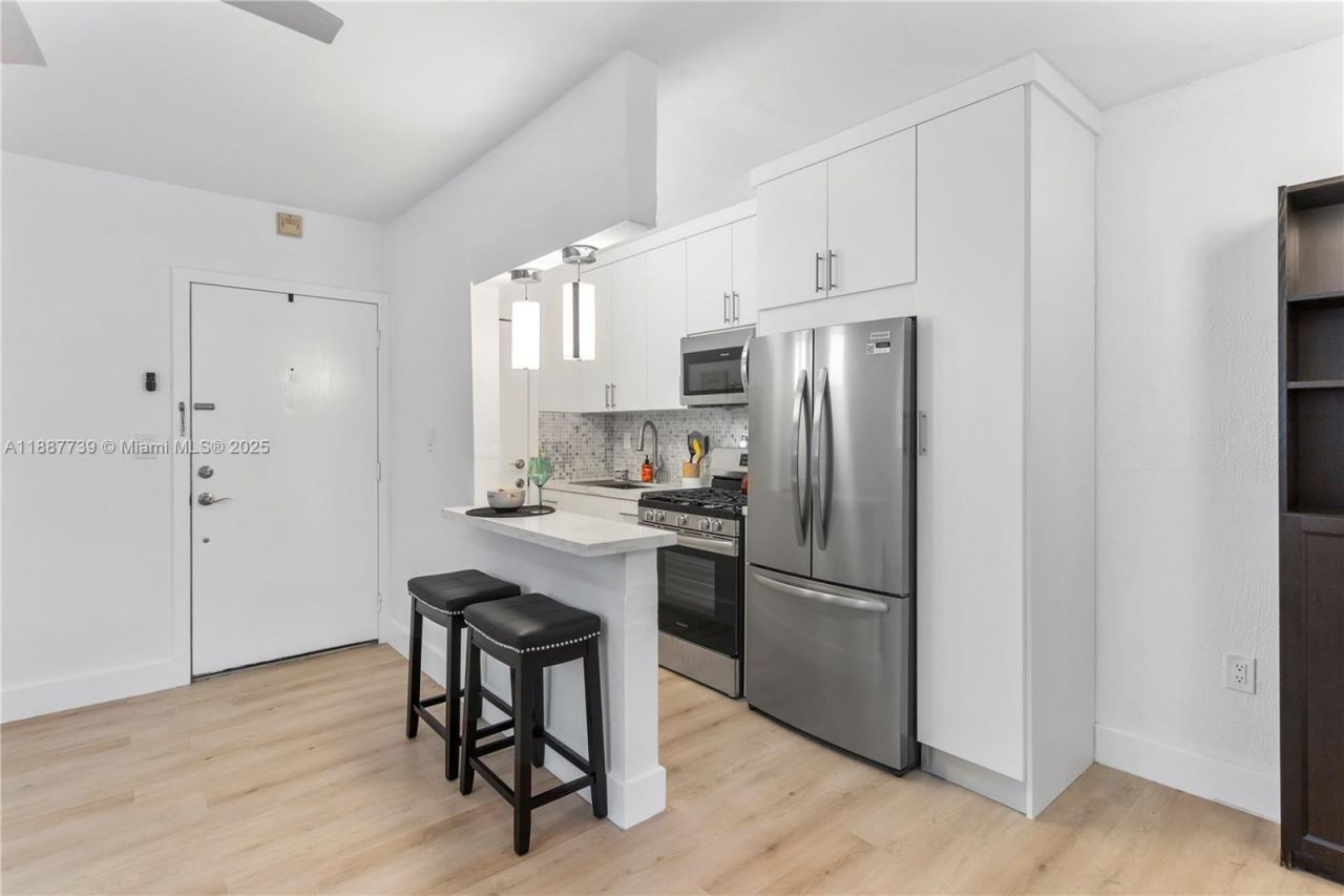 6330 SW 79th St, Unit 5, South Miami, FL 33143 Photo