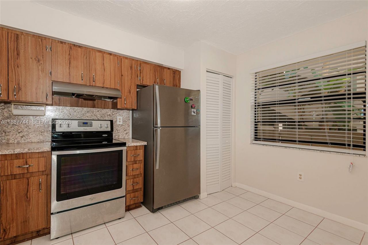 1100 Colony Point Cir, Unit 208, Pembroke Pines, FL 33026 Photo