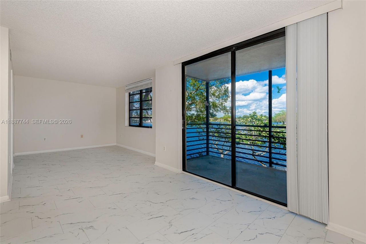 1100 Colony Point Cir, Unit 208, Pembroke Pines, FL 33026 Photo