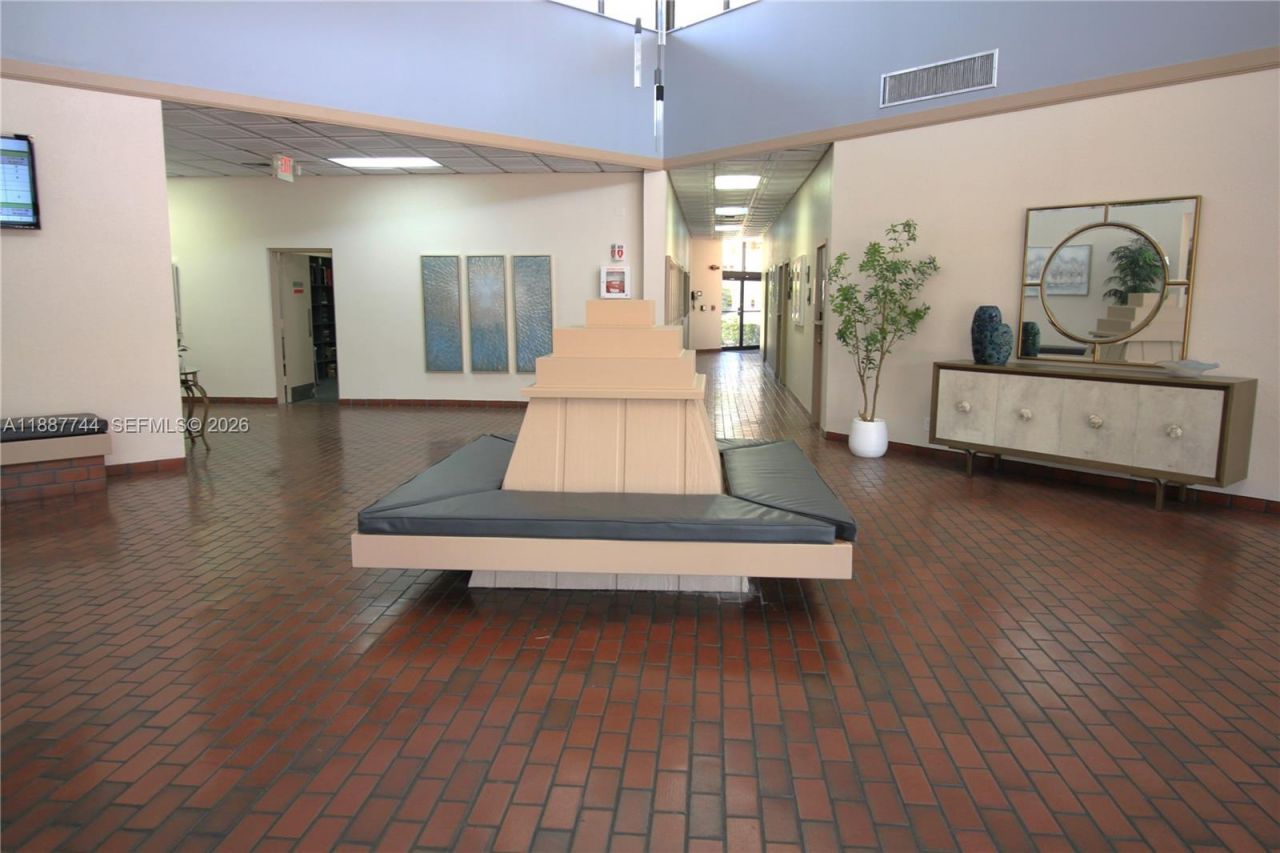 1100 Colony Point Cir, Unit 208, Pembroke Pines, FL 33026 Photo