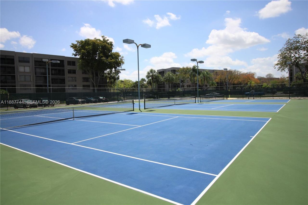 1100 Colony Point Cir, Unit 208, Pembroke Pines, FL 33026 Photo