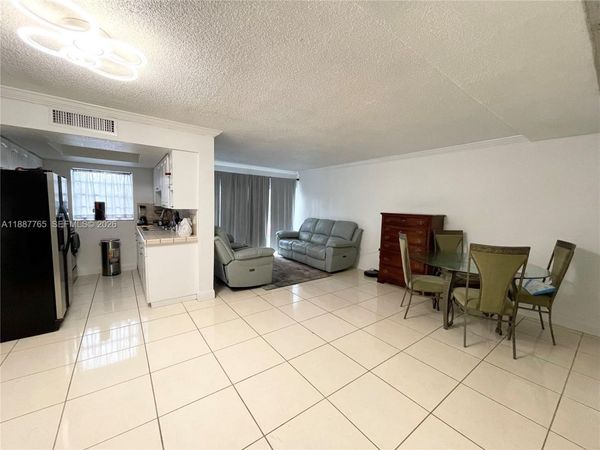 9301 SW 4th St, Unit 224C, Miami, FL 33174