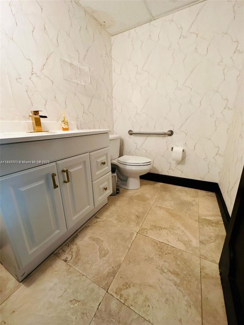 1160 Kane Concourse, Bay Harbor Islands, FL 33154 Photo