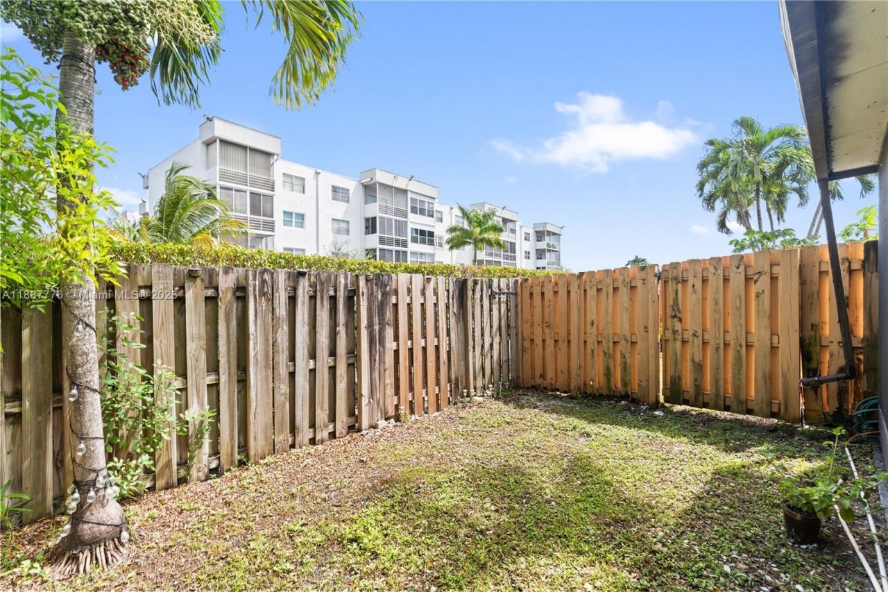 8033 NW 29th Street, Sunrise, FL 33322 Photo