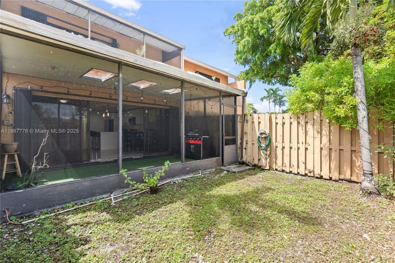 8033 NW 29th Street, Sunrise, FL 33322 Photo