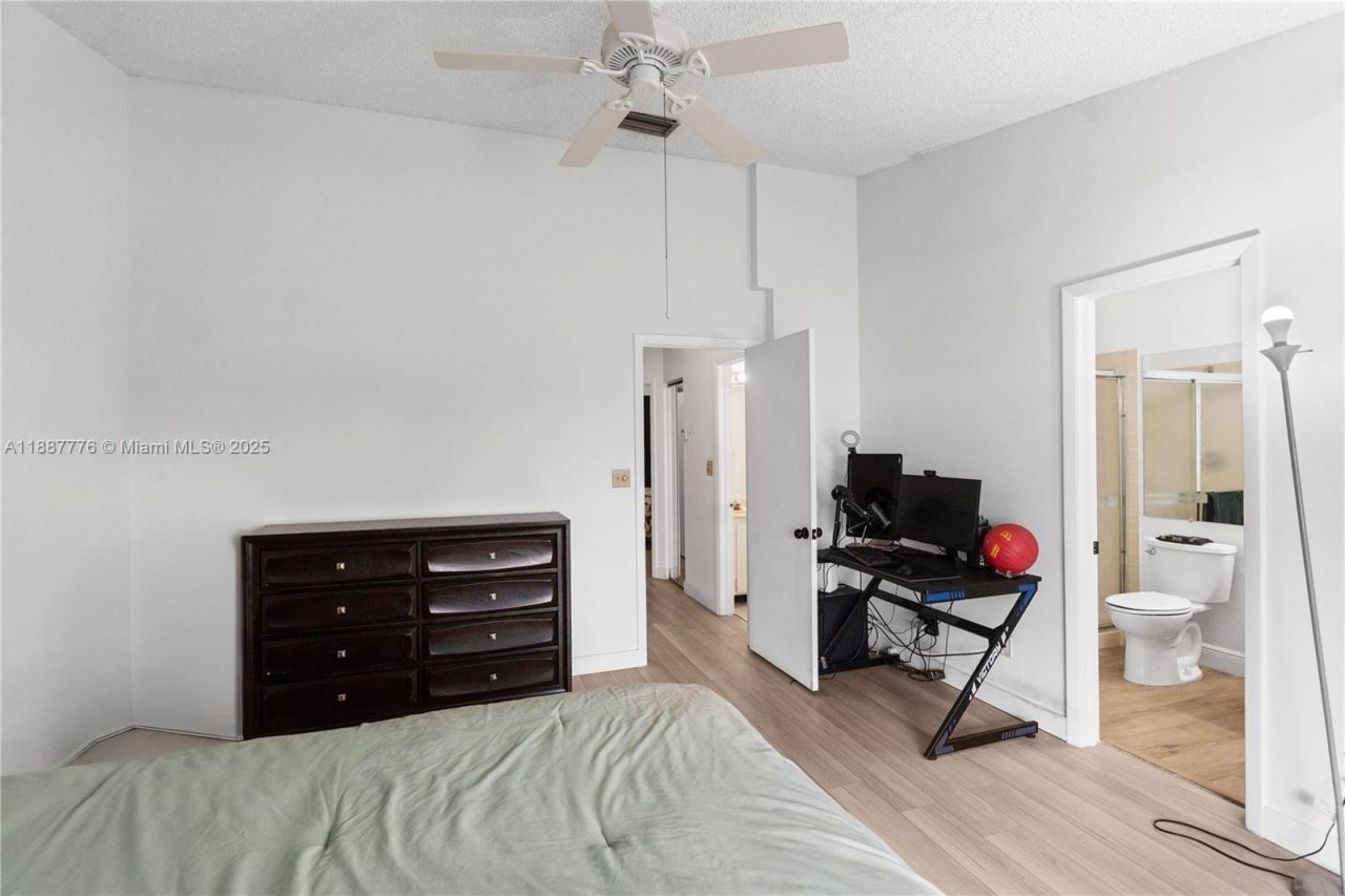 8033 NW 29th Street, Sunrise, FL 33322 Photo