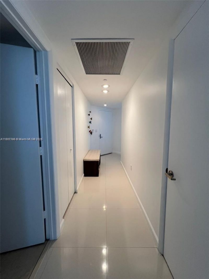 465 Brickell Ave, Unit 3202, Miami, FL 33131 Photo