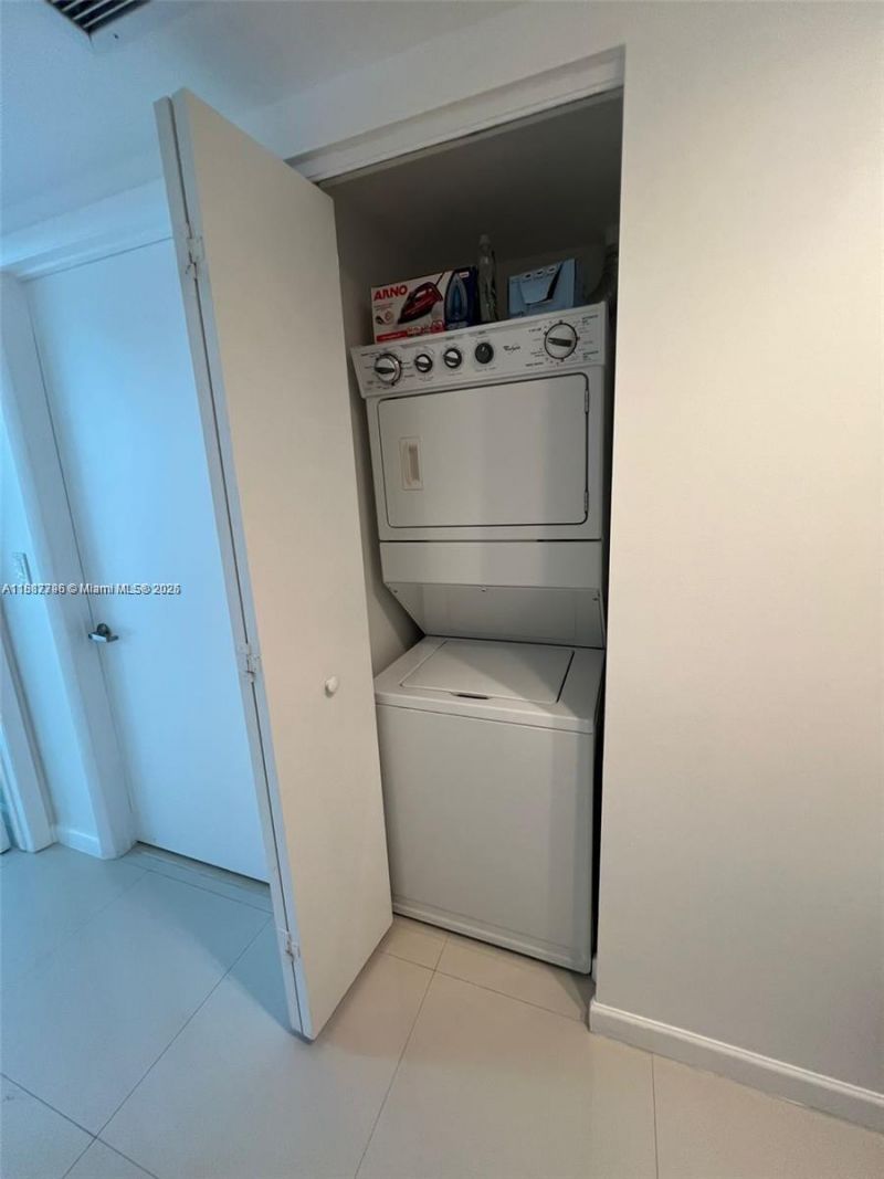 465 Brickell Ave, Unit 3202, Miami, FL 33131 Photo