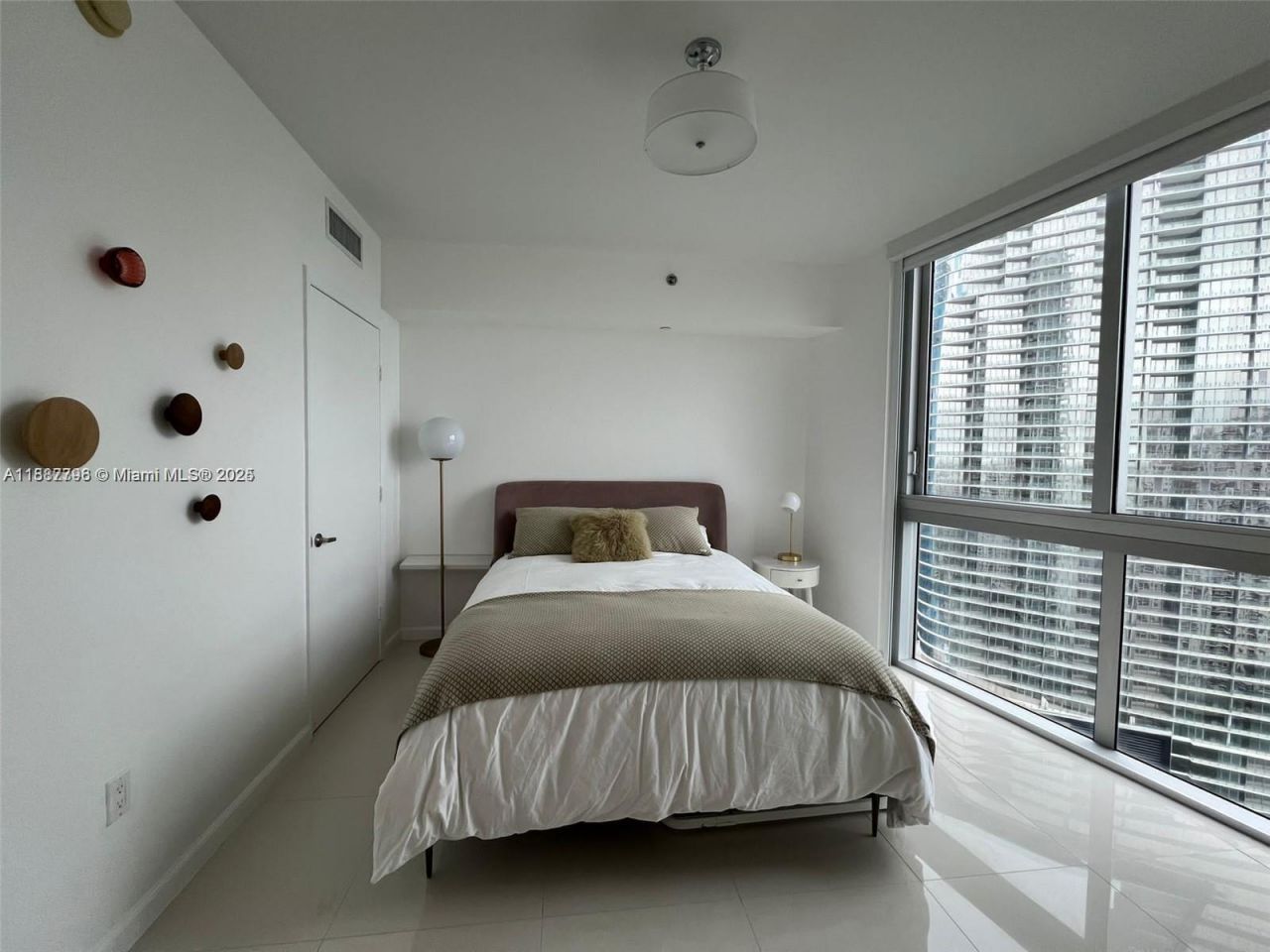 465 Brickell Ave, Unit 3202, Miami, FL 33131 Photo