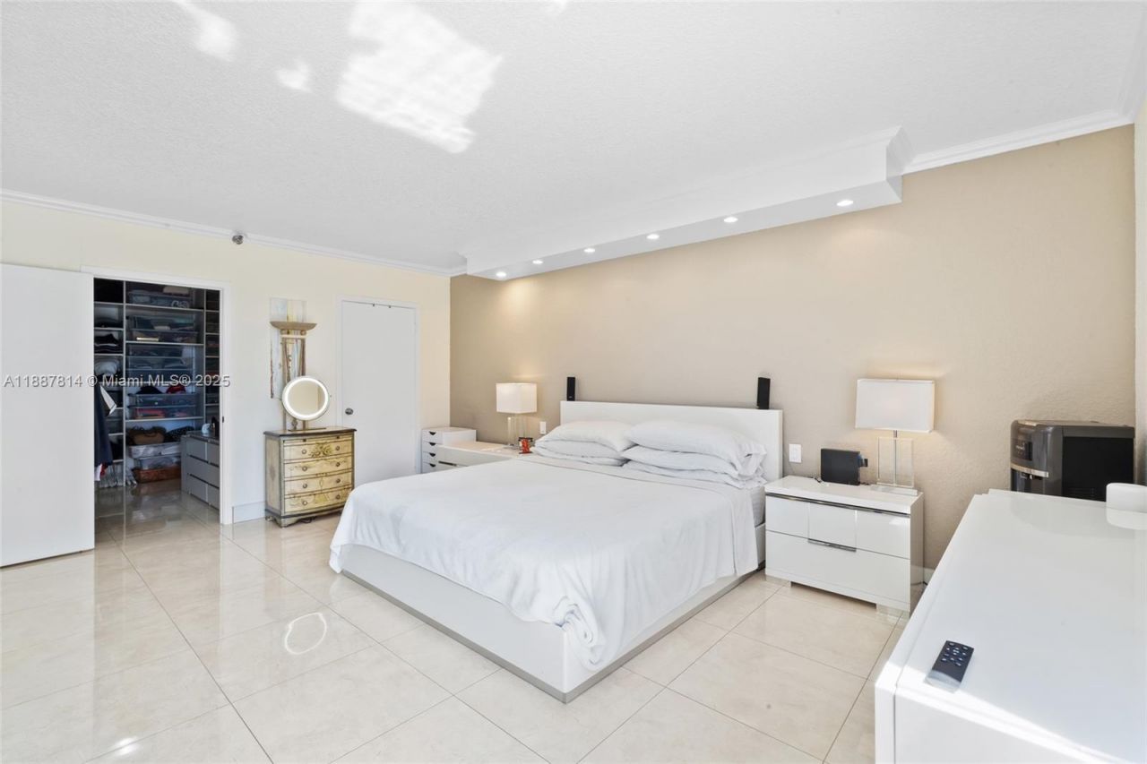 19667 Turnberry Way, Unit 3D, Aventura, FL 33180 Photo