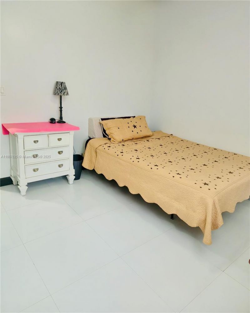 2150 NW 43rd St, Miami, FL 33142 Photo