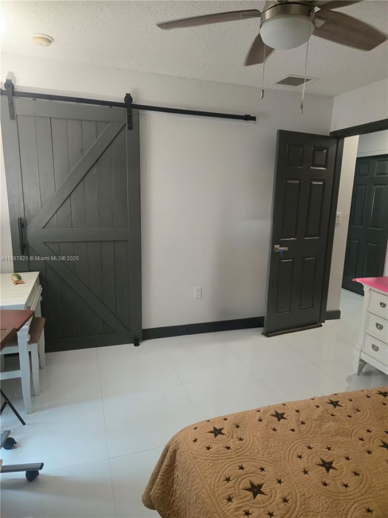 2150 NW 43rd St, Miami, FL 33142 Photo