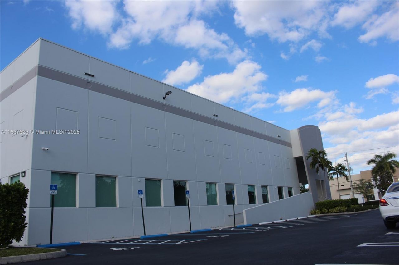 3450 NW 115th Ave, Doral, FL 33178 Photo