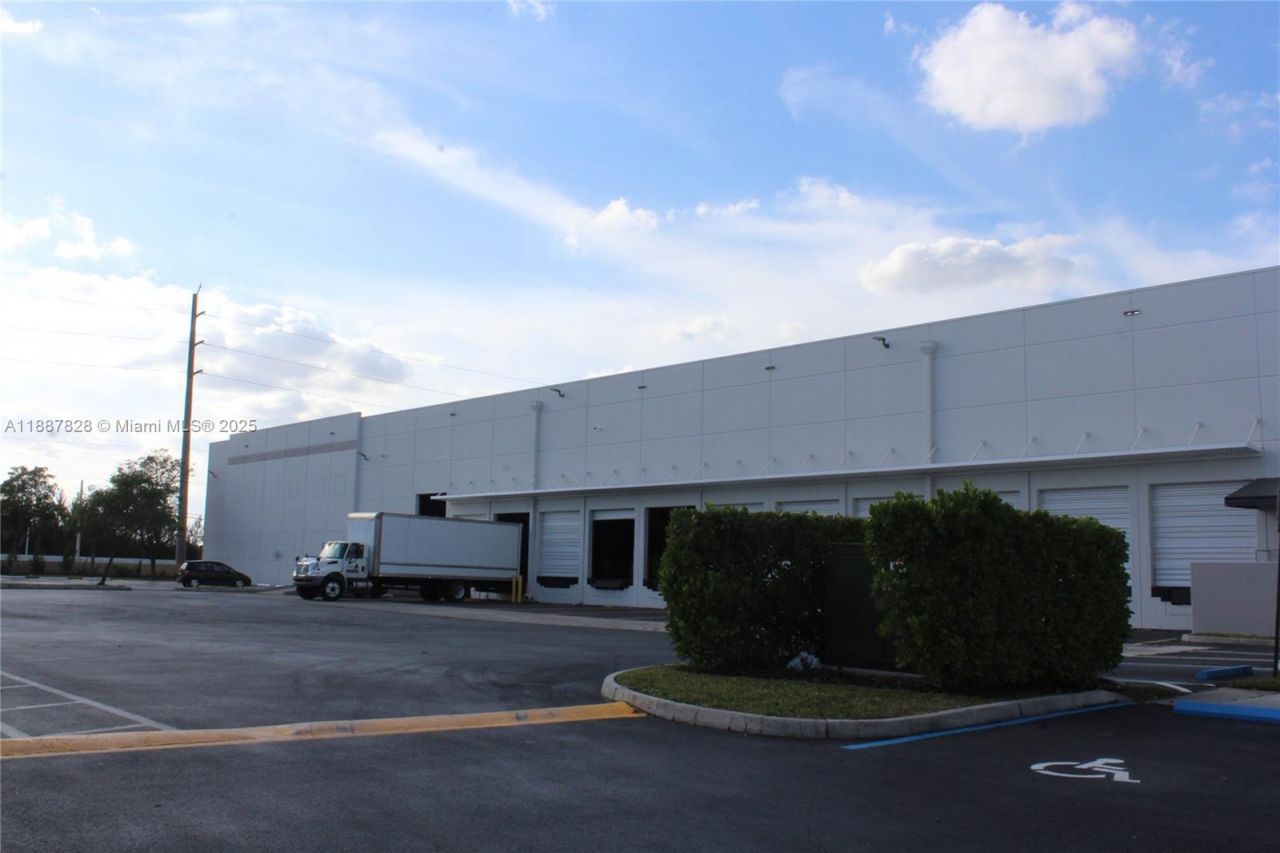 3450 NW 115th Ave, Doral, FL 33178 Photo