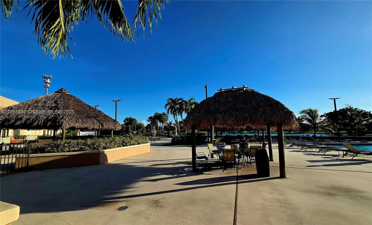 16624 Greens Edge Cir, Unit 75, Weston, FL 33326 Photo